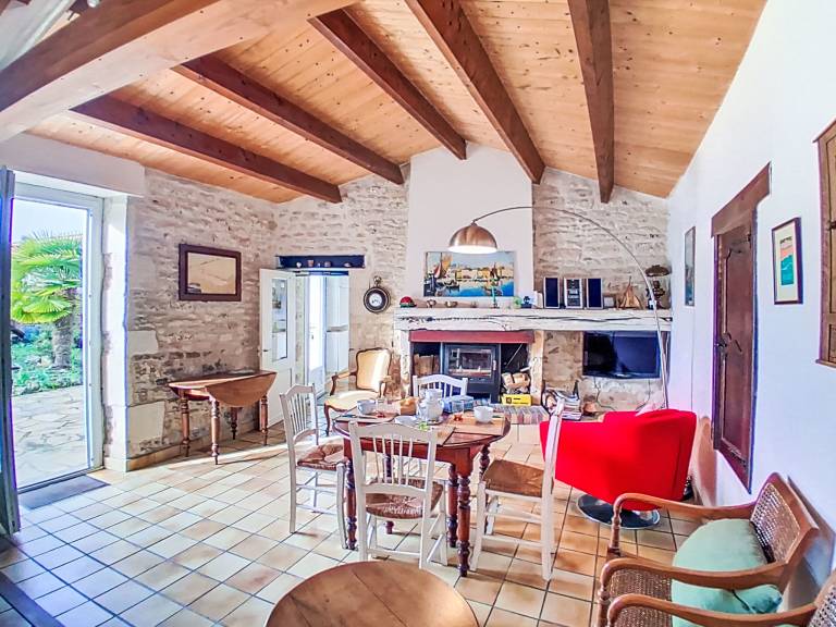 Fully equipped charming vacation home with garden, BBQ & terrace | Pet-friendly — photo 2