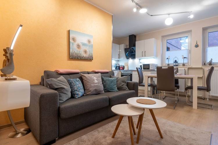 Holiday apartment with yard — photo 2
