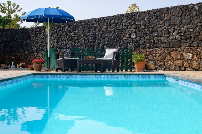 Vacation home with yard, terrace & private pool — photo 5