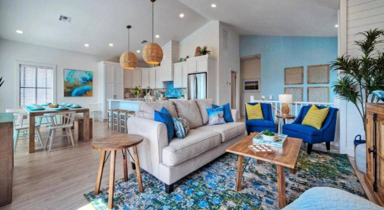 Vacation home with pool & BBQ — photo 2