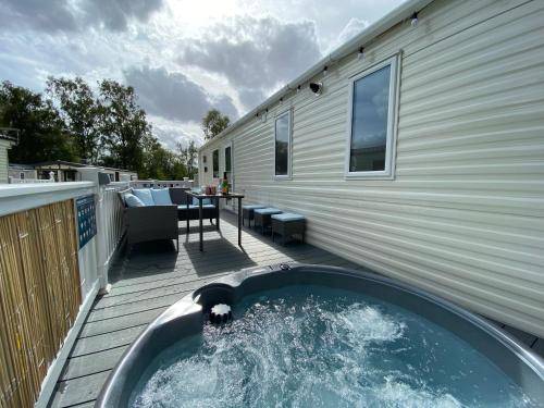 Lodge  Tattershall