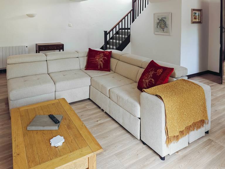 Family-oriented pleasant cottage with BBQ & yard | Pet-friendly — photo 2
