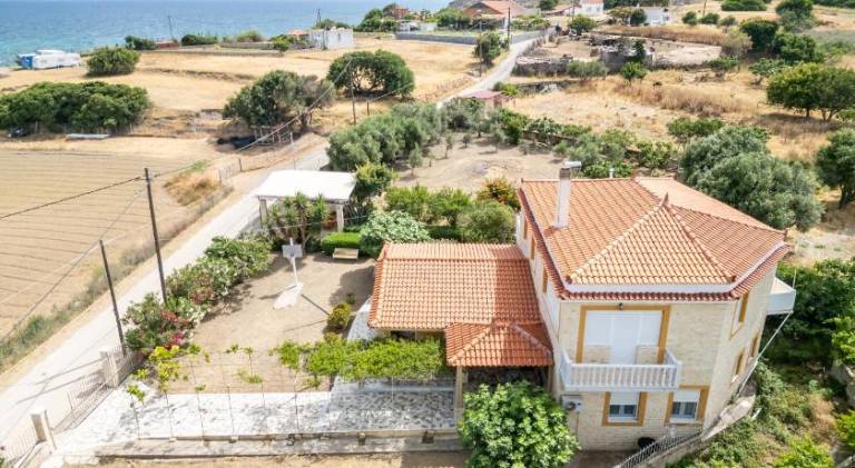 Holiday apartment with yard & terrace — photo 5