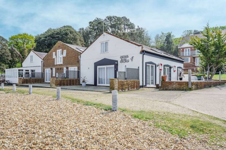 Apartment  Lymington