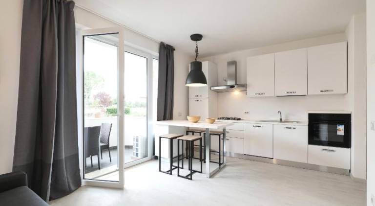 Serviced apartment with pool & garden | Pets allowed — photo 3