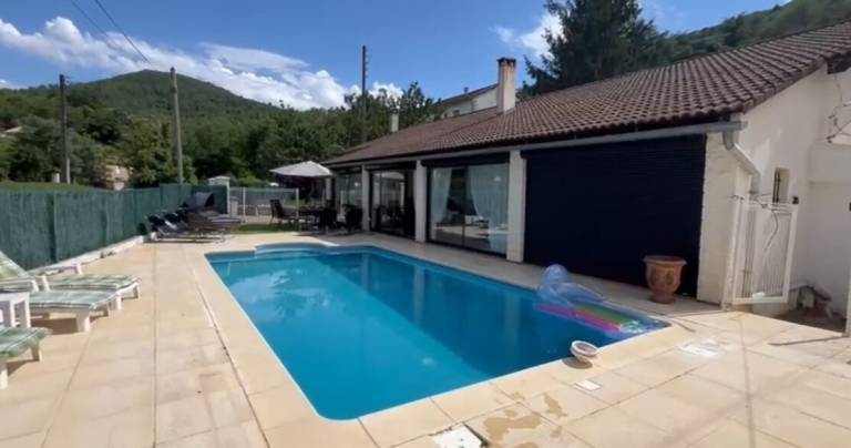 Maison de vacances  Les Mages