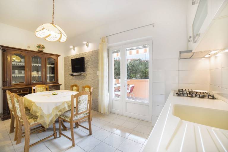 Holiday apartment with terrace & barbecue | Garden view — photo 5