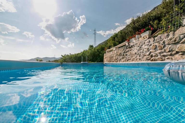 kuća  Prijevor