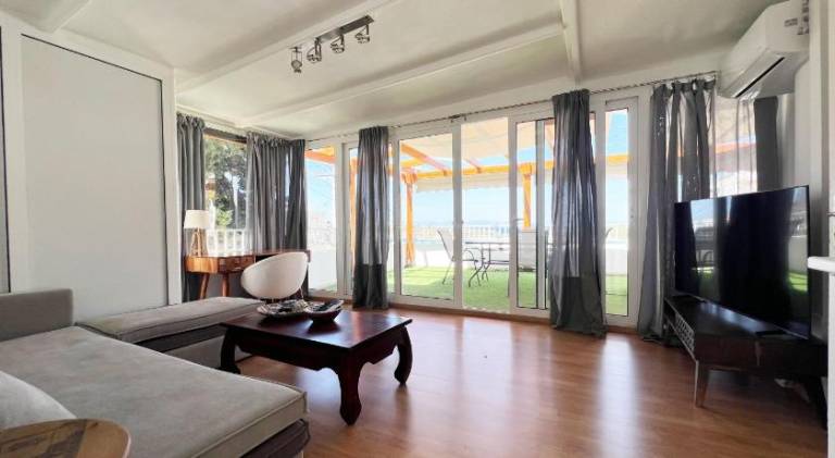 Apartment with patio | Suitable for remote work — photo 2