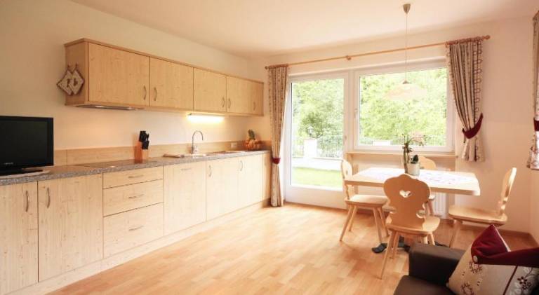 Serviced apartment with garden & patio | Perfect for remote work — photo 3
