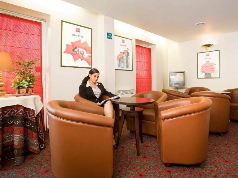 Hotel Mermoz Paris Le Bourget — photo 4