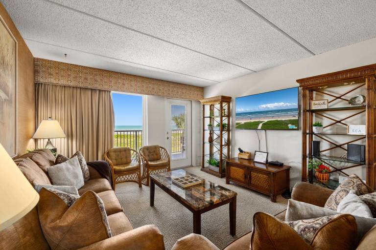Family-friendly beautiful condo with private pool | Beach nearby | Dogs allowed — photo 3