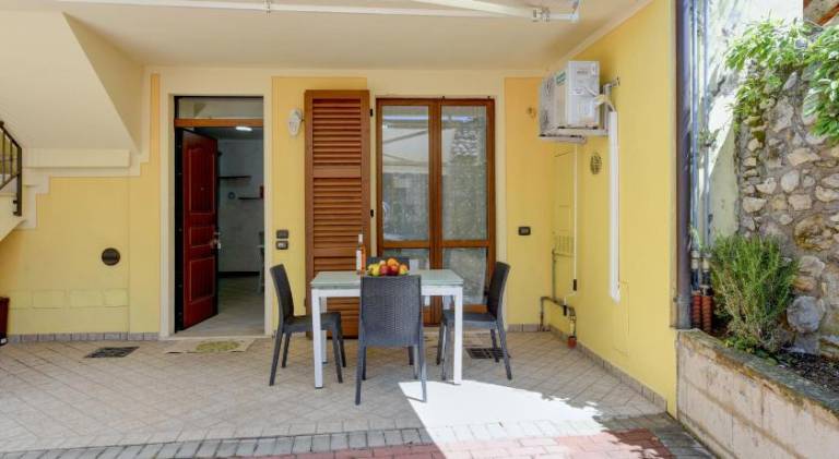 Holiday apartment with 2 rooms for 4 persons — photo 4