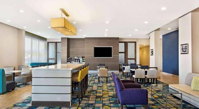 La Quinta Inn & Suites by Wyndham Page at Lake Powell — photo 2