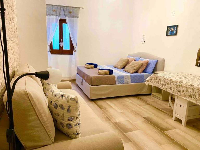Cozy flat by the sea in the Old Town in Vieste