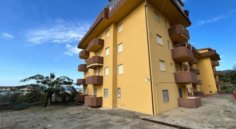 Rental apartment with 1 room for 4 persons in Cosenza