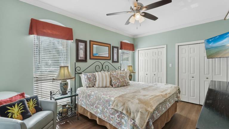 Family-oriented house with BBQ & heated pool | Beach view | Pets allowed — photo 5
