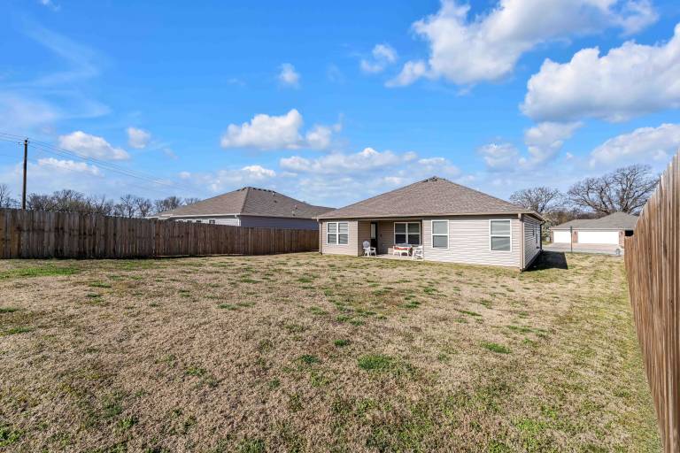 House  Elm Springs