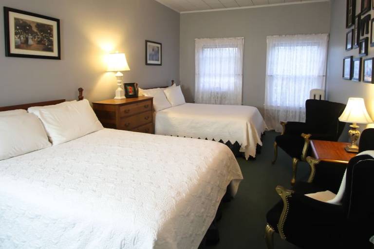 Fullerton Inn