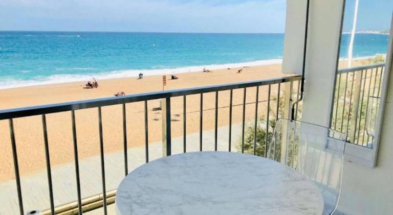 Holiday apartment with terrace | Next to the beach | Pet-friendly — photo 3