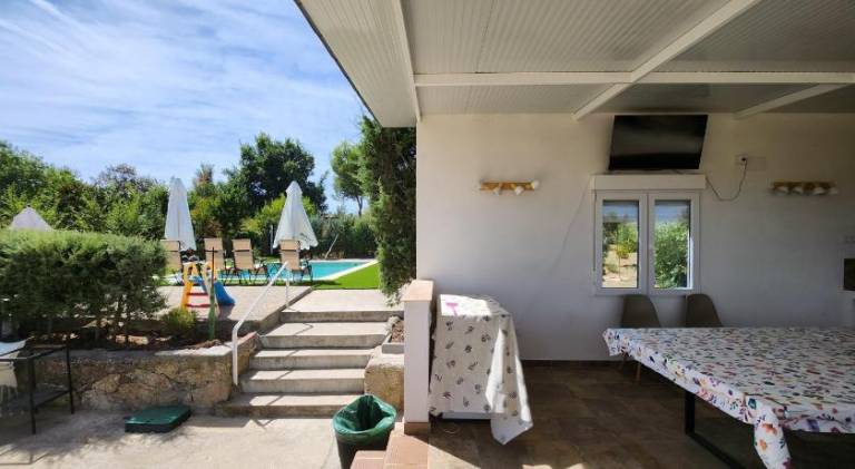 Beautiful villa with hot tub & pool | Pets are welcome — photo 5