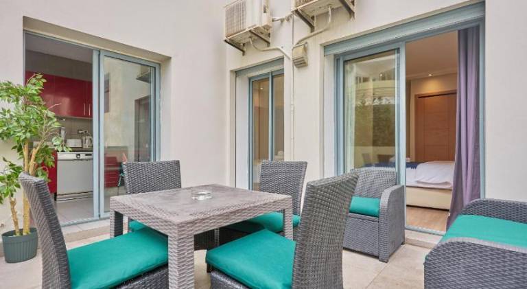 Apartment with jacuzzi | Pet-friendly — photo 3
