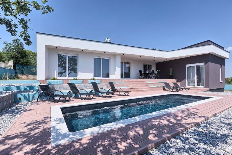 Villa with garden, patio & private pool in Pula