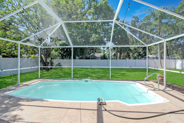 House with private pool in Bradenton, FL
