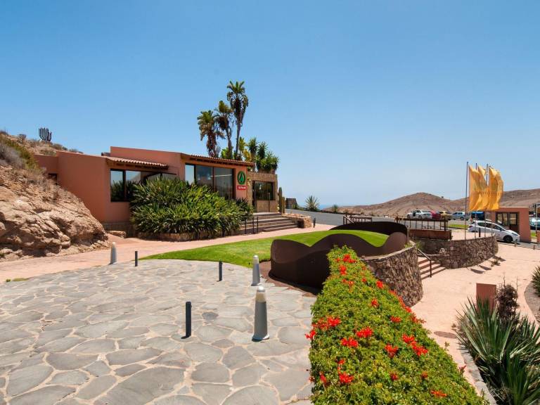 Family-friendly vacation home with pool & garden | Sea view | Pet-friendly — photo 5