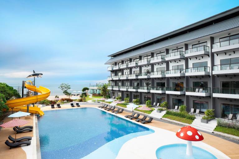 Centara Life Cha-Am Beach Resort Hua Hin in Phetchaburi