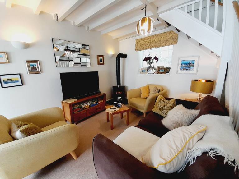 Child-friendly cottage with patio & yard | Beach view | Beach nearby | Pets allowed — photo 2