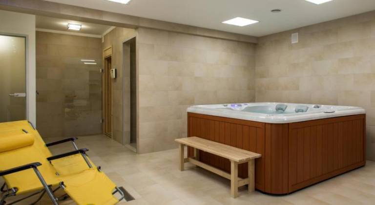 Apartment with 2 rooms for 6 persons — photo 4