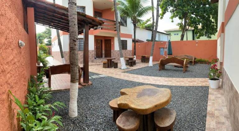 House with patio & garden — photo 4