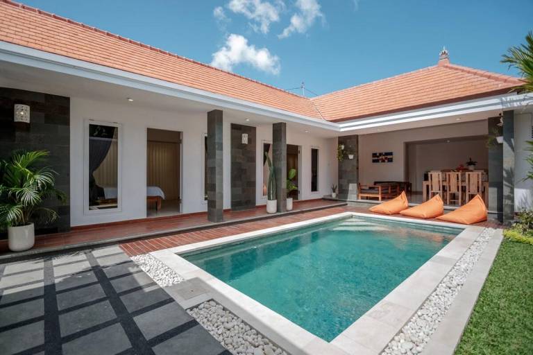 Children-friendly nice villa with yard, private pool & terrace | Pet-friendly in Kuta