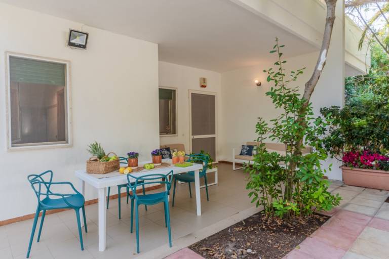 Villa with garden & terrace | Garden view — photo 5