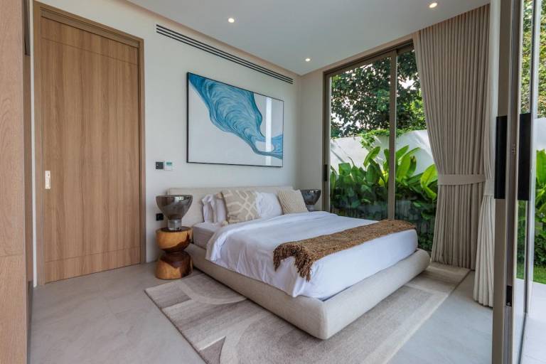 Fully equipped villa with barbeque, garden & pool | Perfect for remote work | Pet-friendly — photo 2