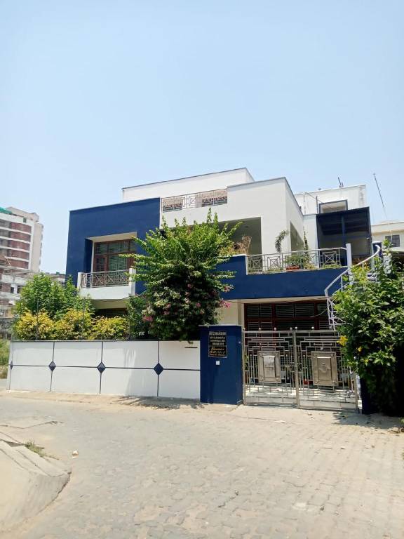 Bungalow with garden in Tola