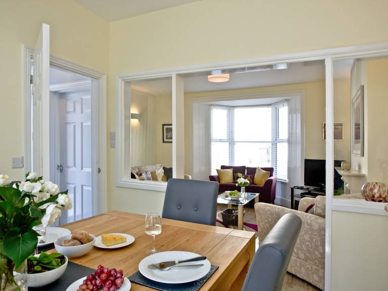 Family-oriented charming cottage with yard | Beach nearby | Pet-friendly — photo 2