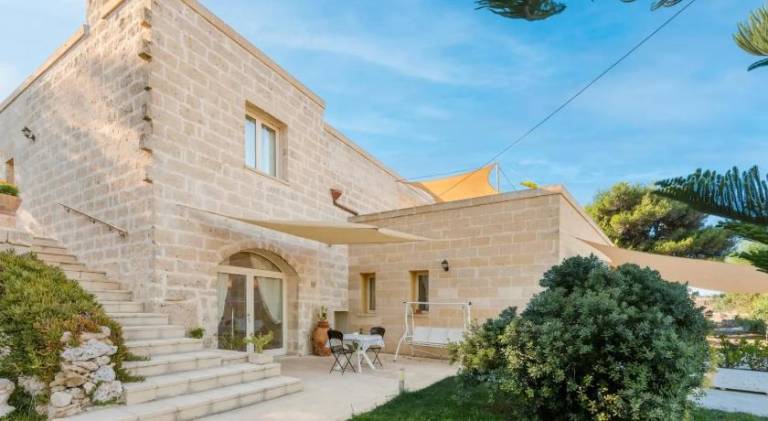 Serviced apartment with garden & terrace in Giurdignano