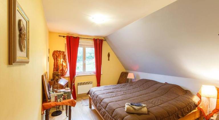 Chambre grand lit dressing wi fi in Haguenau
