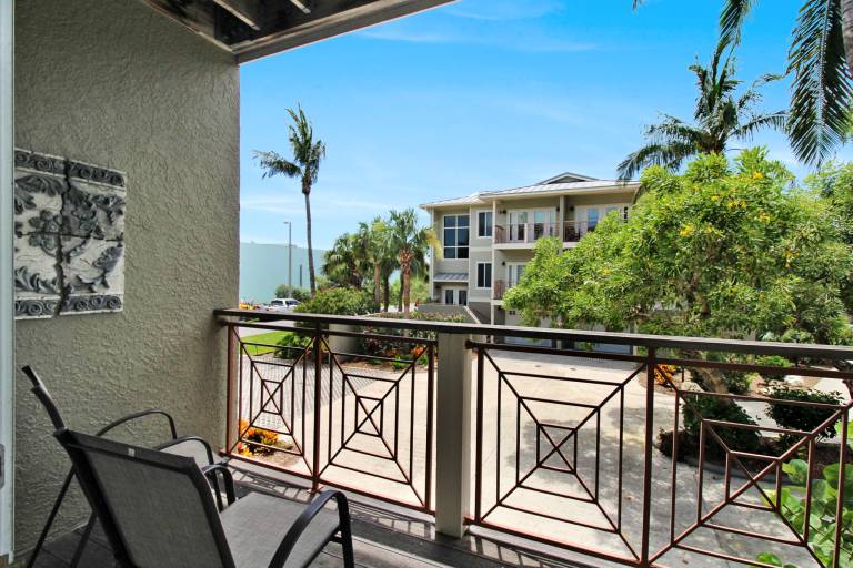 Charming Anna Maria Island Condo - Short Walk To The Beach - Shell Yeah — photo 2