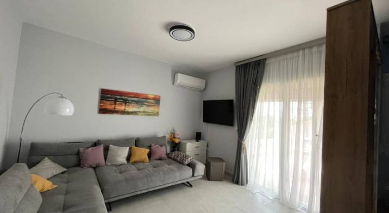 Beautiful holiday apartment with patio | Pet-friendly in Loutraki-Agioi Theodoroi