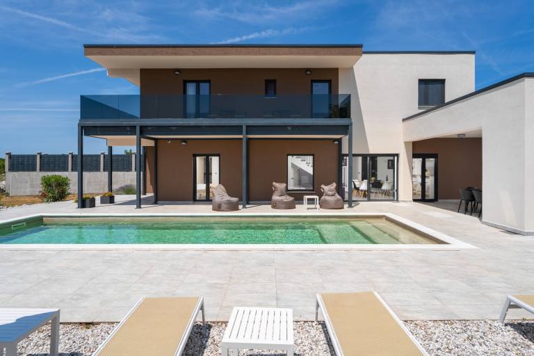 Villa with pool, terrace & barbecue — photo 2