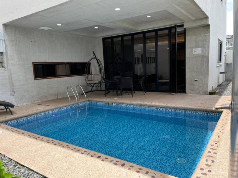 Villa with pool | Dogs allowed in Mabalacat City