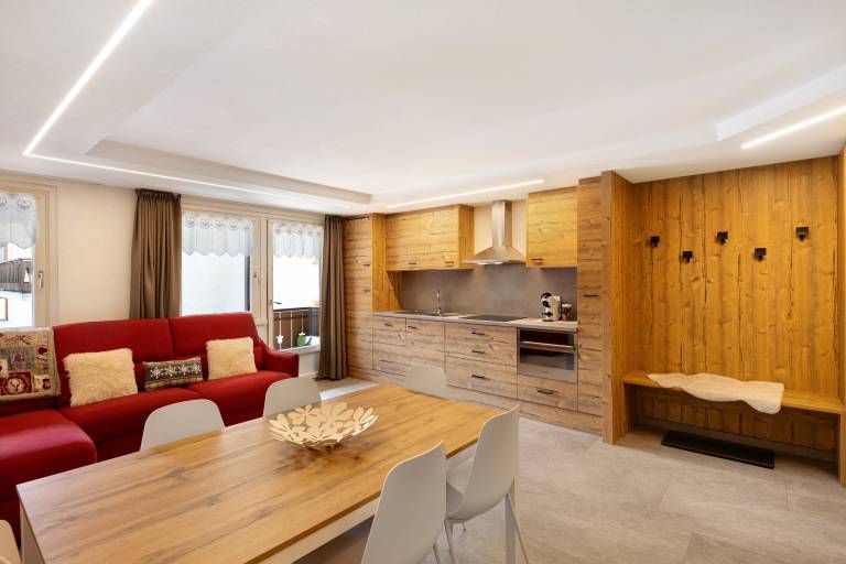 Apartment 'A Due Passi Rosso' with Mountain View, Balcony and Wi-Fi in Livigno