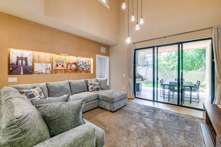 Magic Villas Townhome  5 Mi to Disney Parks! — photo 5