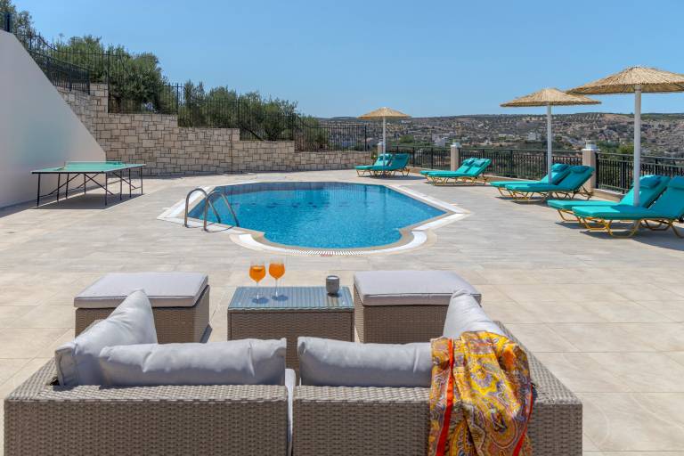 Fully equipped villa with sauna, yard & private pool | Pet-friendly — photo 4