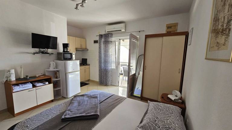 Rental apartment with BBQ & terrace — photo 5