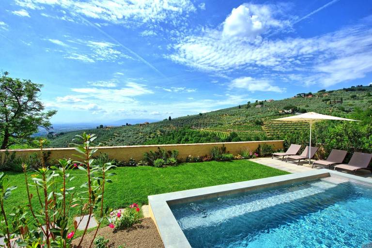 Villa with grill, yard & private pool in Vinci