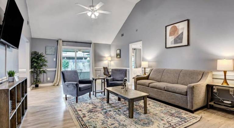 House with 4 rooms for 12 persons in Savannah, GA
